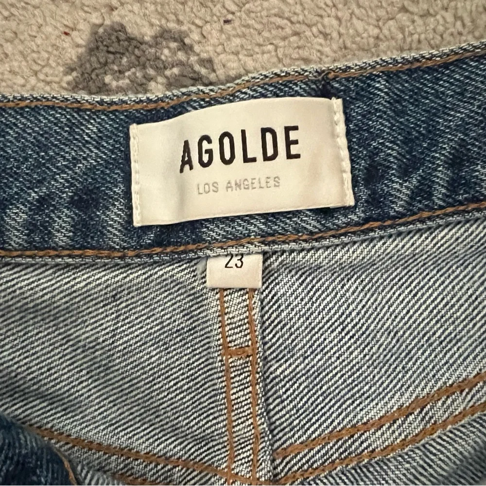 Agolde Riley Jean Shorts - Picture 3 of 4